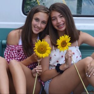 Meet your Posher, Maya